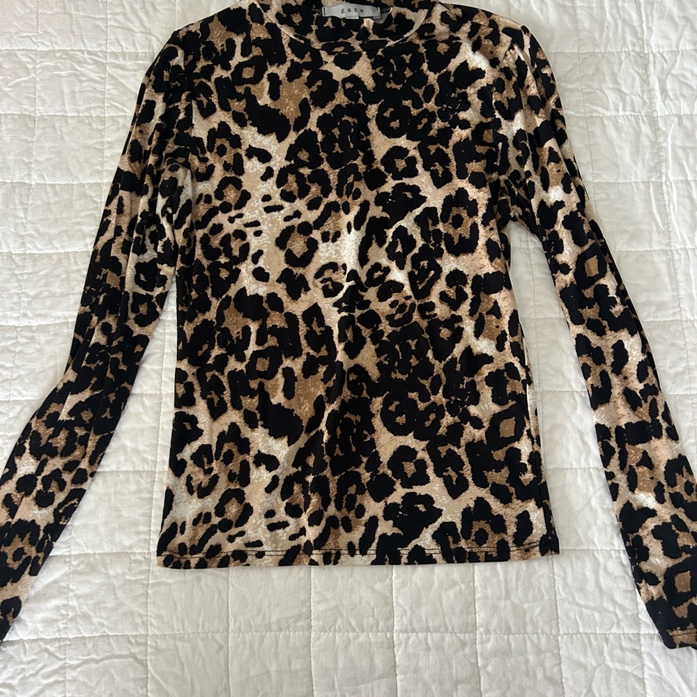 Gaze Wild Pattern Long Sleeve Top
